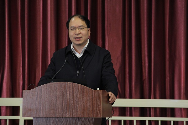 省教育厅副厅长王成斌教授作专家报告1小图.jpg